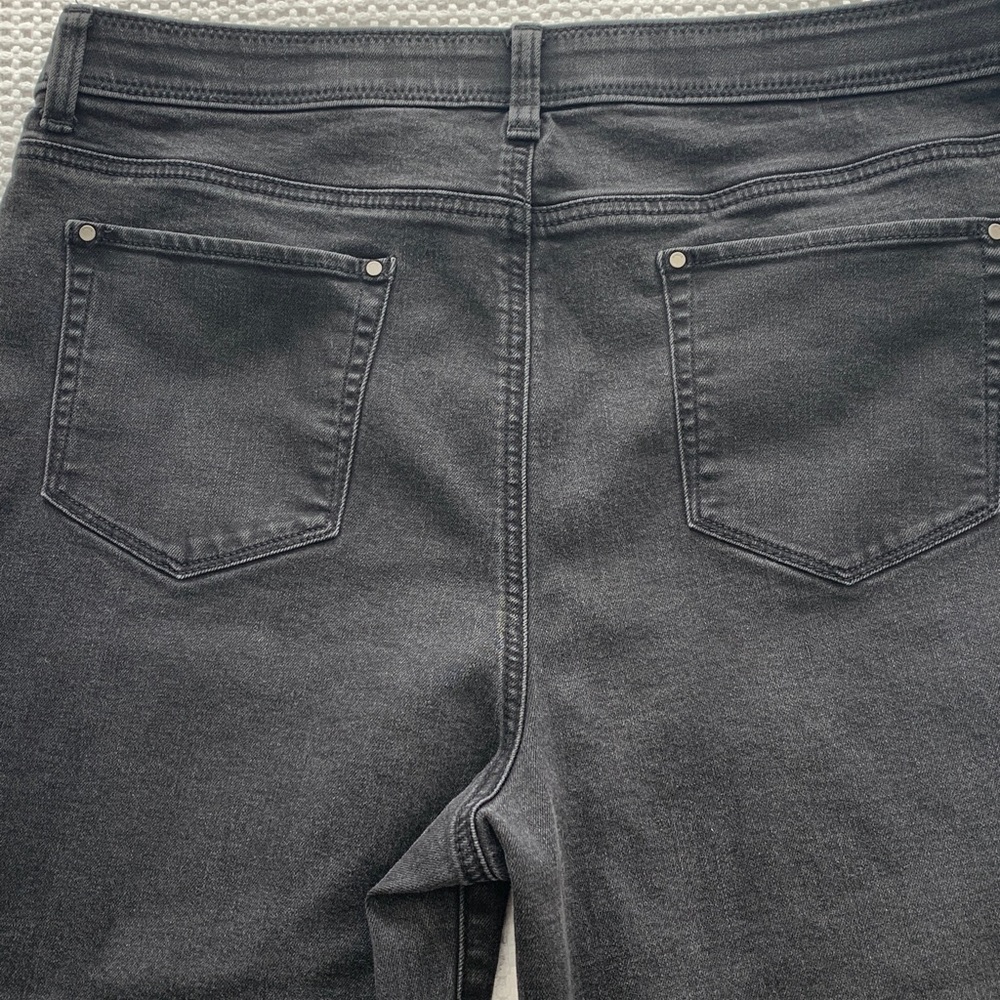 Chico’s Jeans Fabulously Slimming Black Size 14 Short - Picture 12 of 14